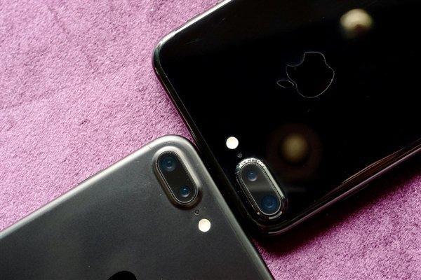 iPhone7亮黑色：颜值高但易沾指纹，为何再无后续？