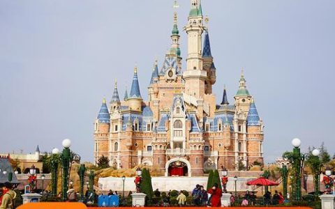 迪士尼早鸟套餐和一日票，哪个更划算？