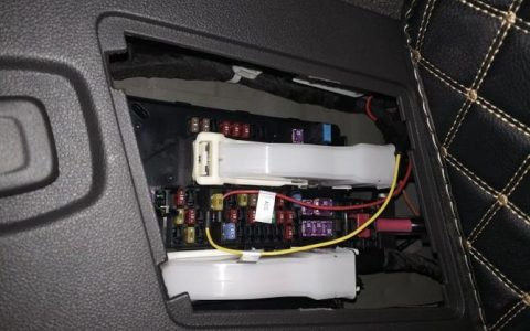 车载流量卡安装在哪里？